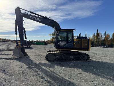 John Deere 200G LC Excavator