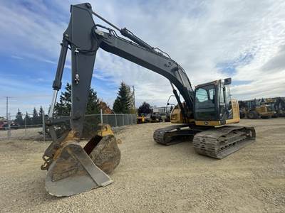 John Deere 225D Excavator