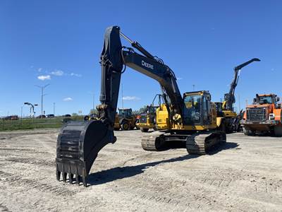 John Deere 245 P Excavator
