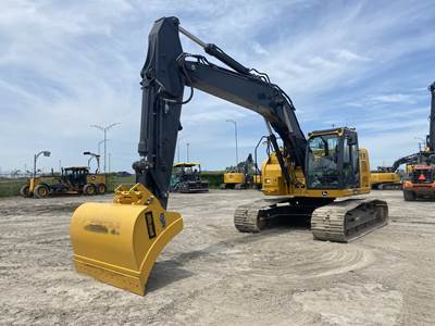 John Deere 245 P Excavator