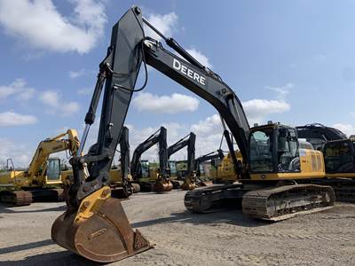 John Deere 250G LC Excavator