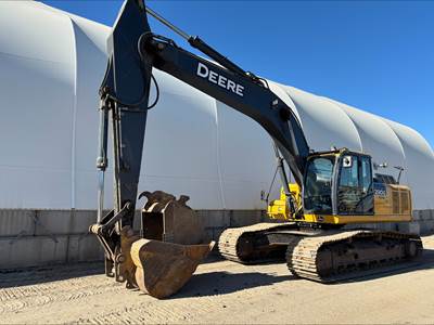 John Deere 290G LC Excavator
