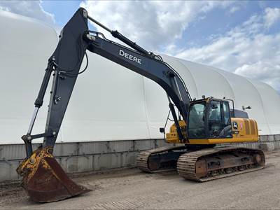 John Deere 300 P Excavator