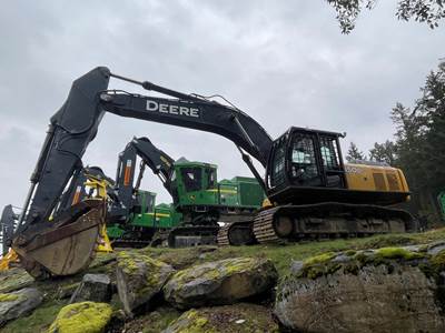 John Deere 350D Excavator