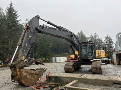 John Deere 470G LC Excavator