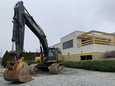 John Deere 470G LC Excavator