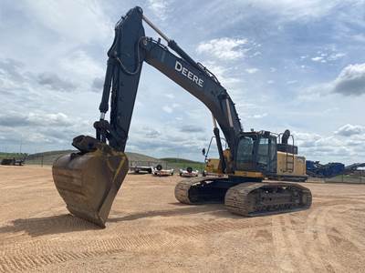John Deere 470G LC Excavator