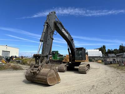 John Deere 470G LC Excavator