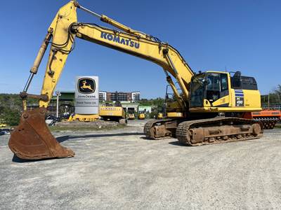 Komatsu PC490 Excavator