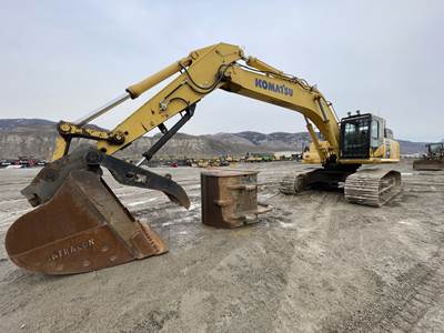 Komatsu PC490 Excavator