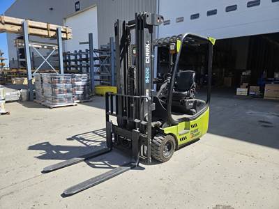 Clark TWLI120 Forklift