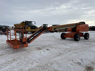 JLG 660SJ Forklift