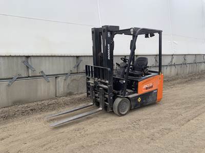 John Deere B20T-7 Forklift