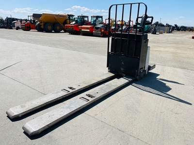 2W2G80NV Forklift