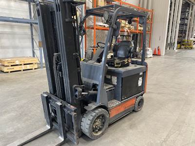 Toyota 8FBCU30 Forklift