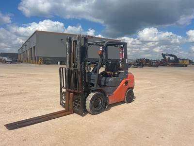 Toyota 8FU25 Forklift