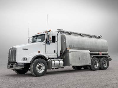 Kenworth T800 Tandem Axle Fuel & Lube Truck - Paccar, 485HP