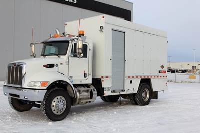 Peterbilt 348 Single Axle Fuel & Lube Truck - Paccar, 350HP