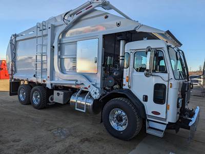 Peterbilt 520 Garbage Truck