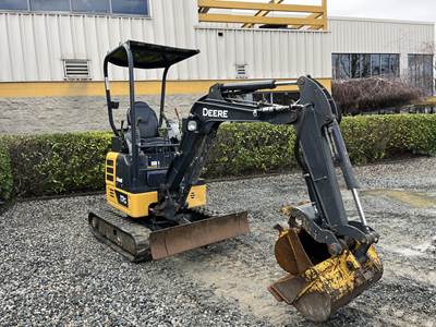 John Deere 17G Mini Excavator
