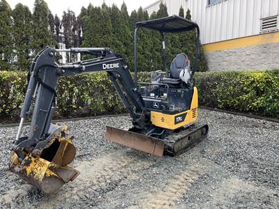 John Deere 17G Mini Excavator