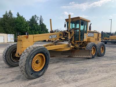 John Deere 670C Motor Grader
