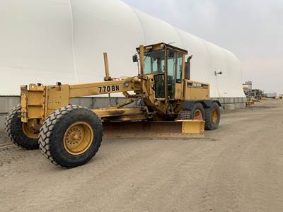 John Deere 770BH Motor Grader