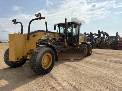 John Deere 772G Motor Grader