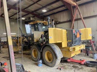 John Deere 870G Motor Grader