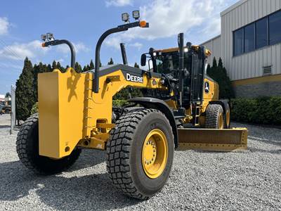 John Deere 872G Motor Grader
