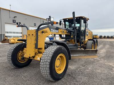 John Deere 872G Motor Grader