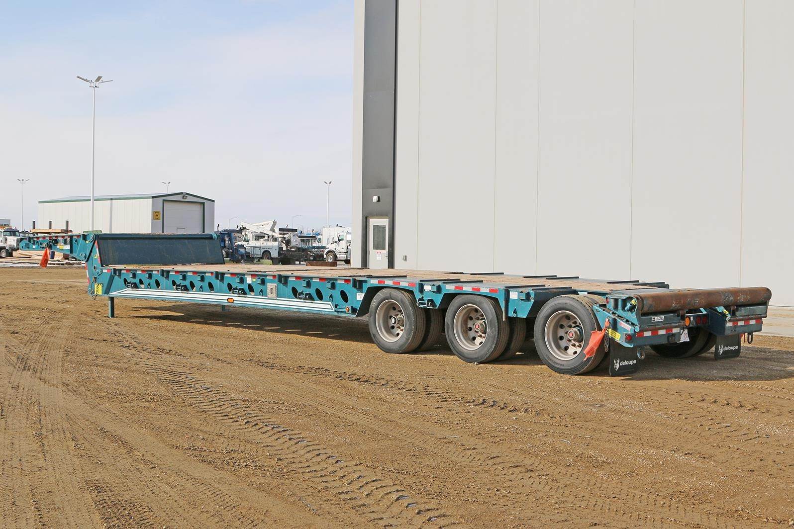 2019 Deloupe 50 TON TRINECK FLIP ROLL TRIAXLE SCISSORNECK Oil Field