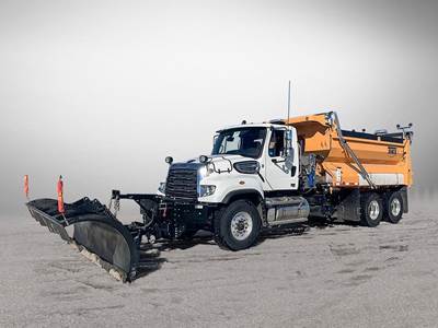 Freightliner 114SD Tandem Axle Plow / Spreader Truck