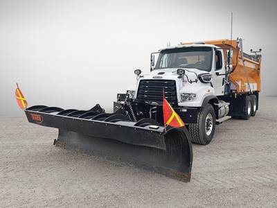 Freightliner 114SD Tandem Axle Plow / Spreader Truck - 525HP
