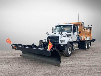 Freightliner 114SD Tandem Axle Plow / Spreader Truck - 525HP