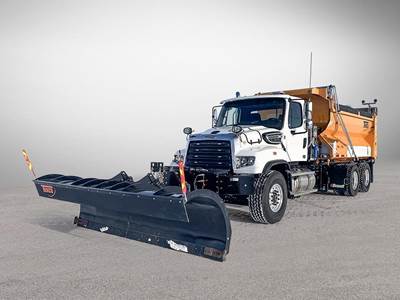 Freightliner 114SD Tandem Axle Plow / Spreader Truck - 525HP
