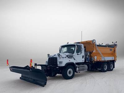 Freightliner 114SD Tandem Axle Plow / Spreader Truck - 525HP