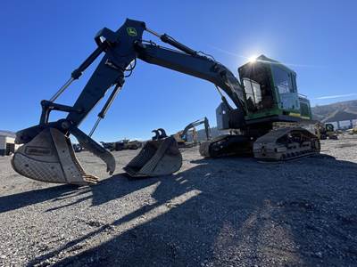 John Deere 2154G Road Builder Excavator