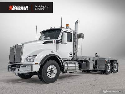 Kenworth T880 Roll Off Truck
