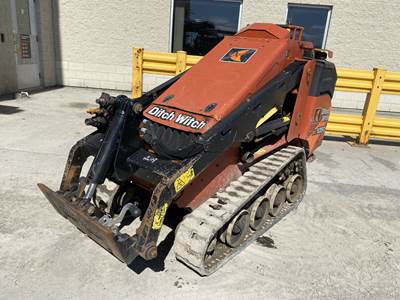 Ditch Witch SK1050 Skid Steer
