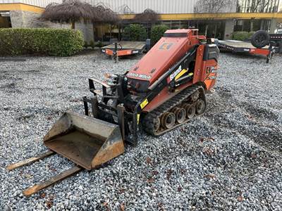 Ditch Witch SK1050 Track Skid Steer