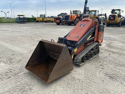 Ditch Witch SK1050 Skid Steer
