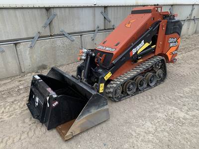 Ditch Witch SK1050 Track Skid Steer