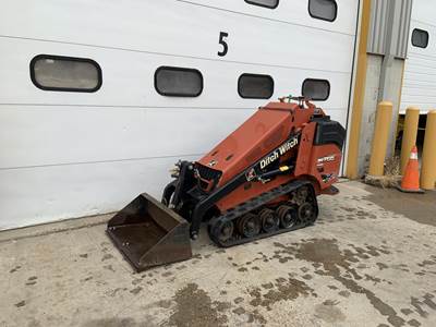 Ditch Witch SK755 Skid Steer