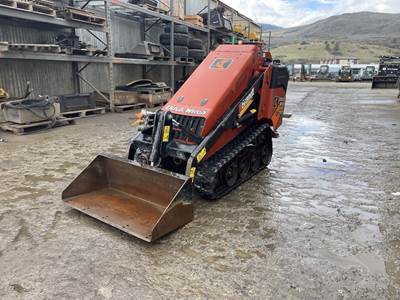 Ditch Witch SK755 Track Skid Steer