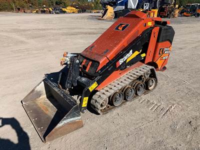 Ditch Witch SK800 Skid Steer