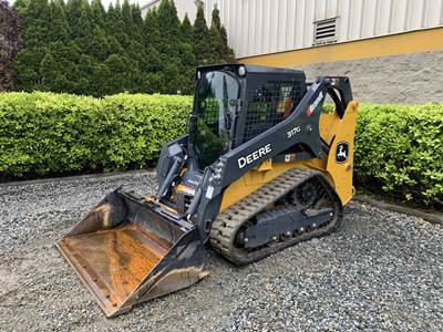 John Deere 317G Skid Steer