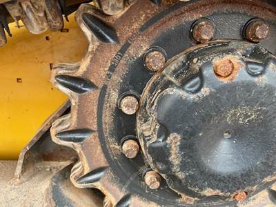 John Deere 317G Skid Steer