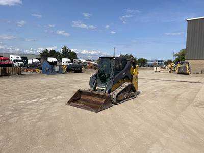 John Deere 317G Skid Steer