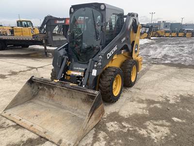 John Deere 318G Skid Steer